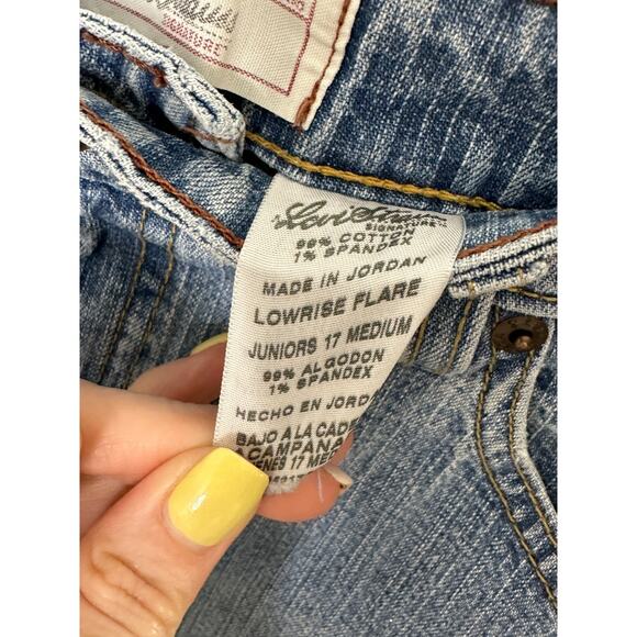 Levi's Light Rinse Cut Off Jean Denim Shorts Junior Size 17 - Picture 4 of 5